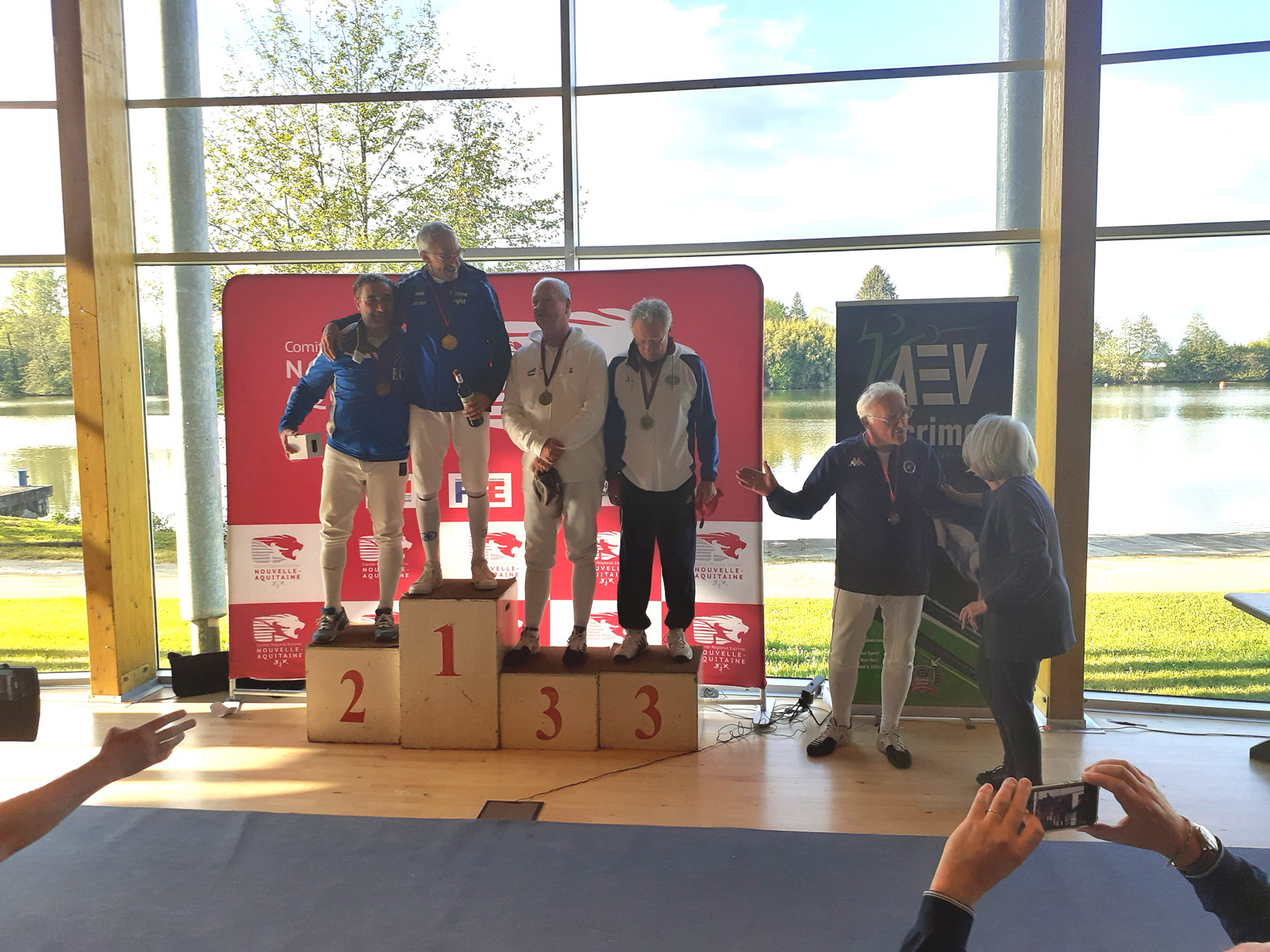 20230422 le podium v3 v4 melanges