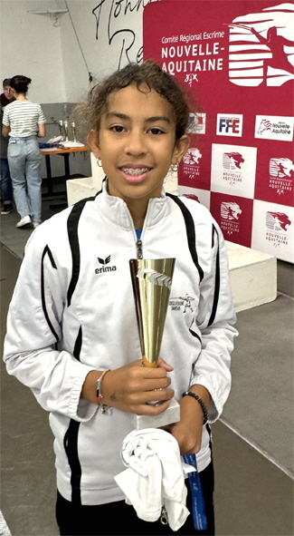 20231112 eloane et son trophe