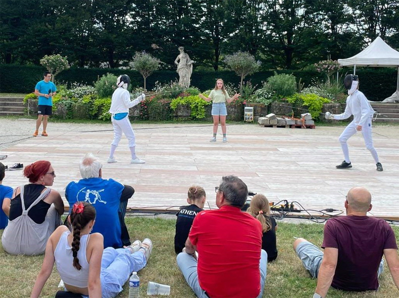 20240901 saintes jardin public démo escrime